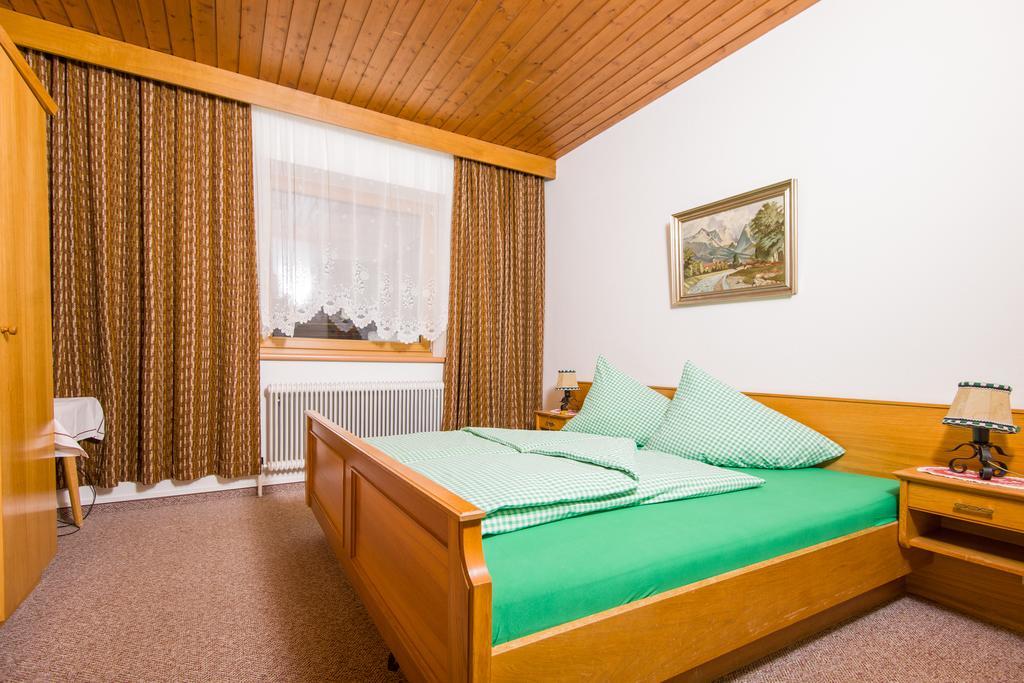 Gaestehaus Helga Scharnitz Pokoj fotografie