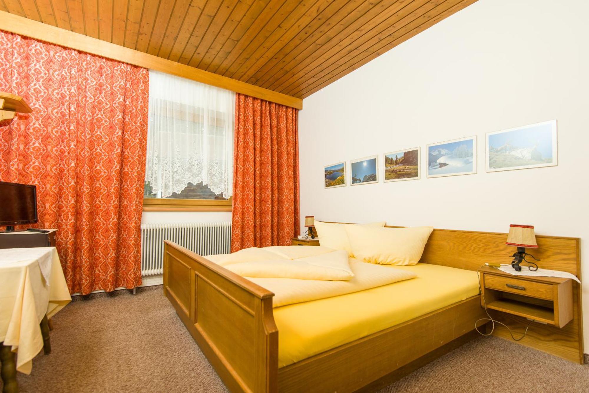 Gaestehaus Helga Scharnitz Pokoj fotografie